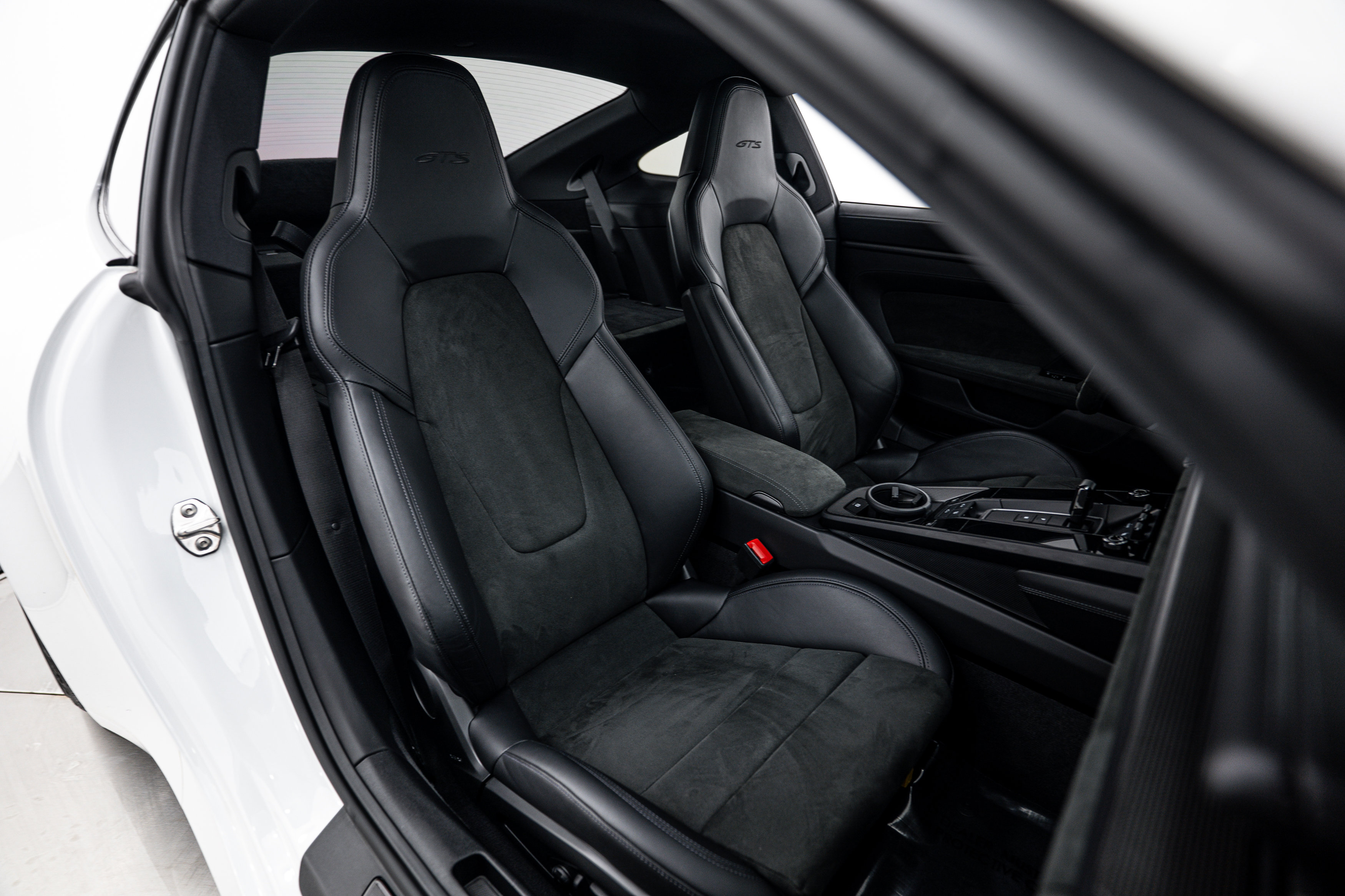 Certified 2024 Porsche 911 Carrera GTS image 16