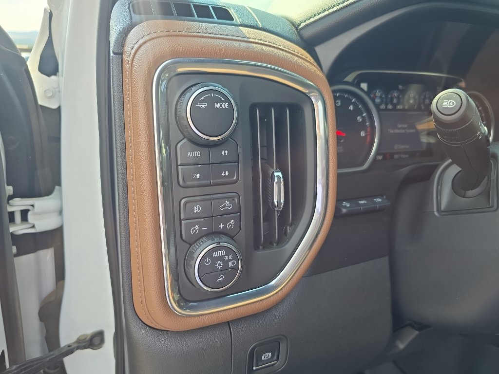Used 2020 Chevrolet Silverado 1500 High Country w/ Technology Package AWD/4WD image 14