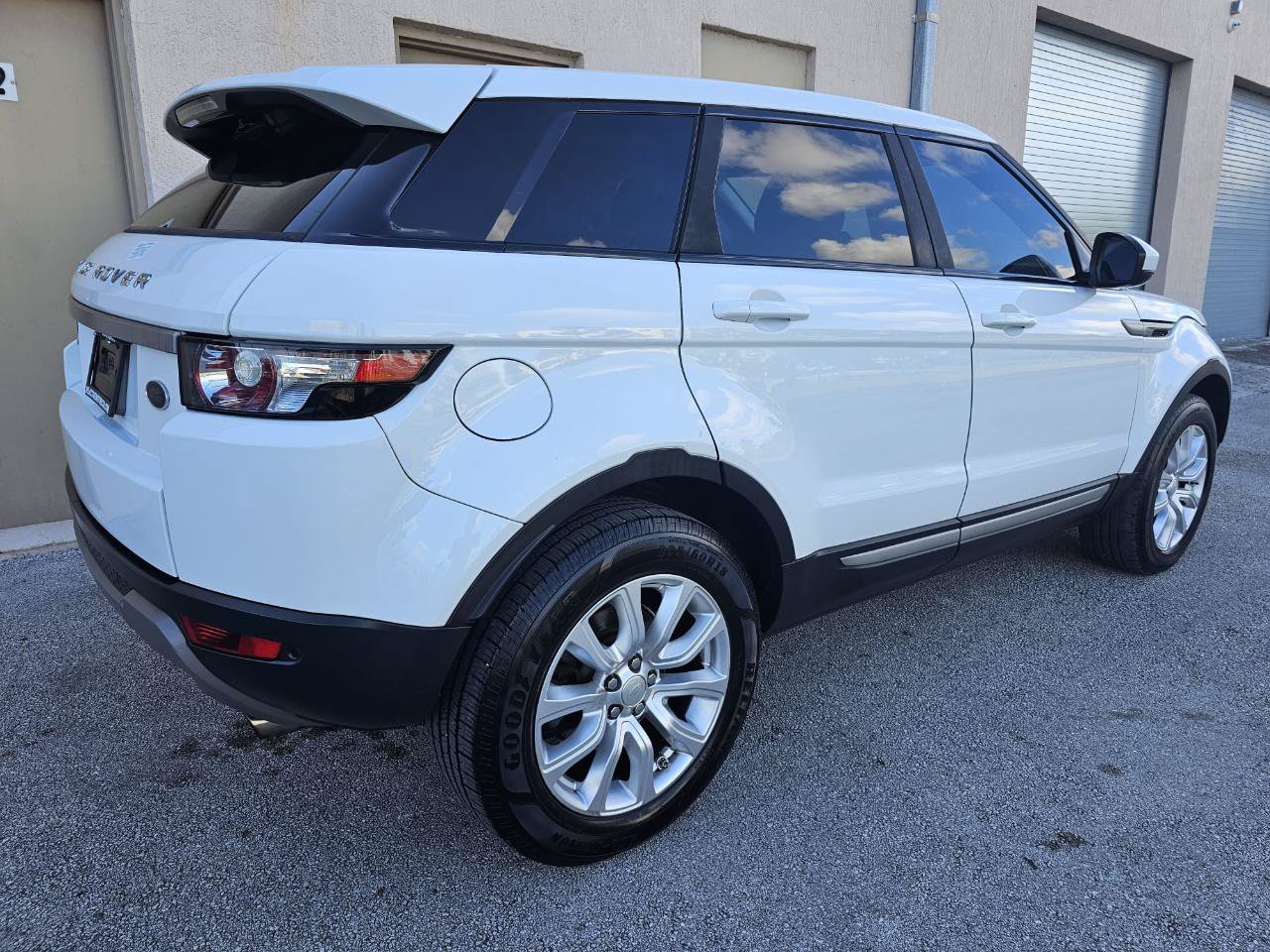 Used 2015 Land Rover Range Rover Evoque Pure AWD/4WD image 11