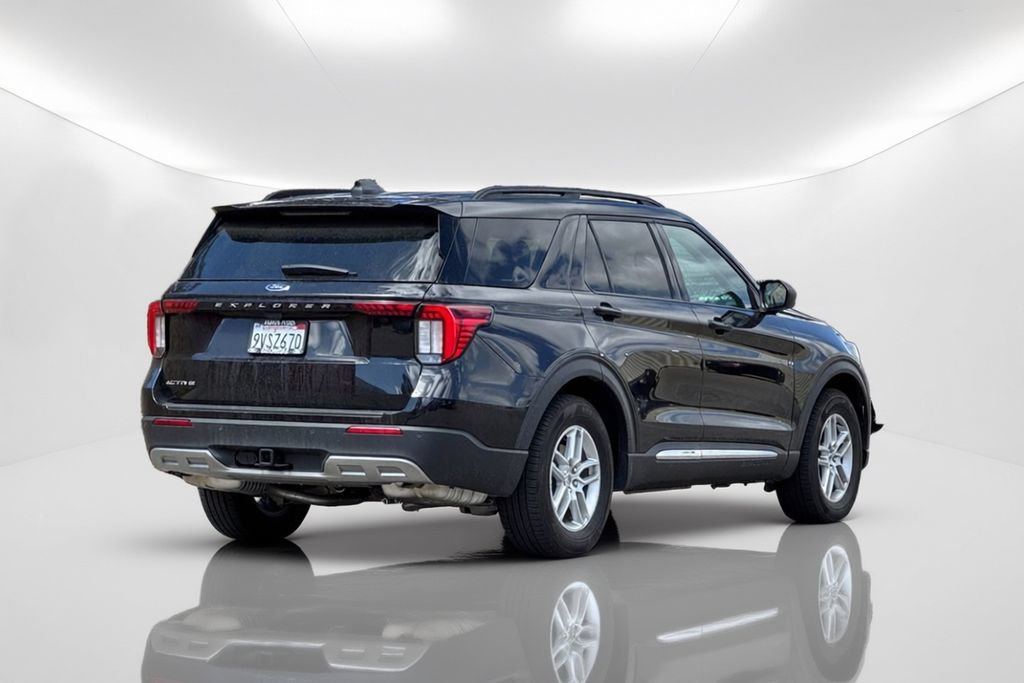 Used 2025 Ford Explorer Active w/ Active Comfort Package RWD image 7