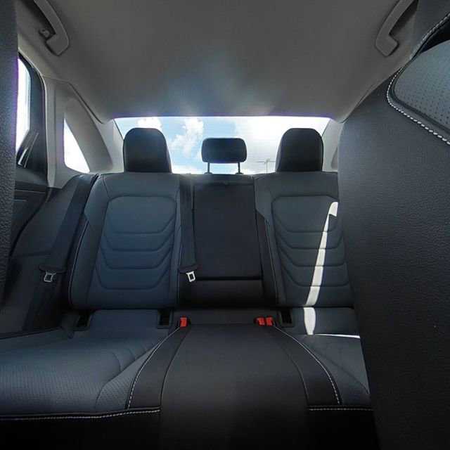 New 2025 Volkswagen Jetta SEL image 28