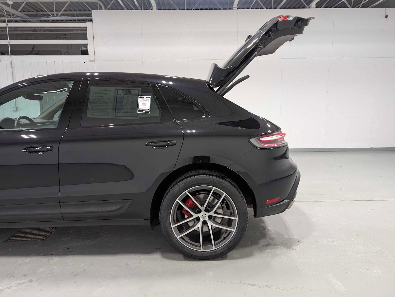 Used 2023 Porsche Macan S image 11