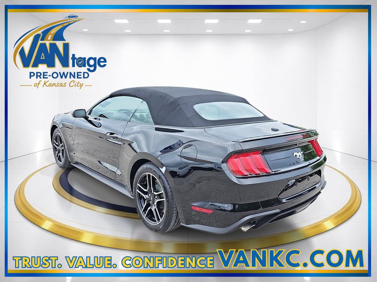 Used 2018 Ford Mustang Premium w/ Equipment Group 201A RWD image 9