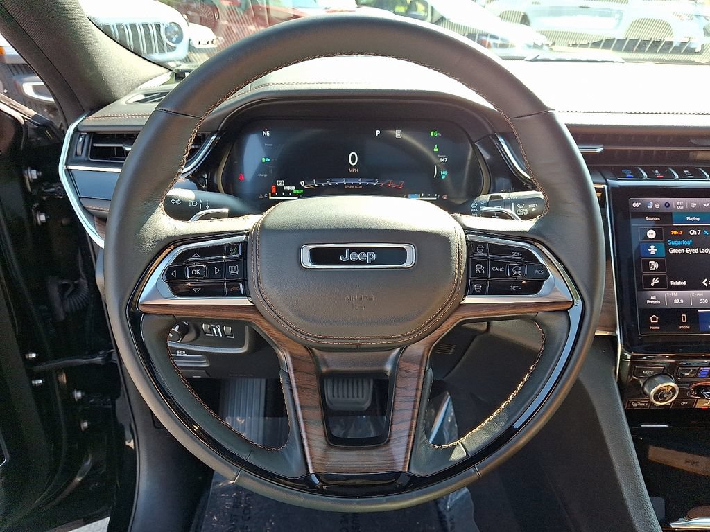 Used 2023 Jeep Grand Cherokee Summit w/ Advanced Protech Group IV AWD/4WD image 22