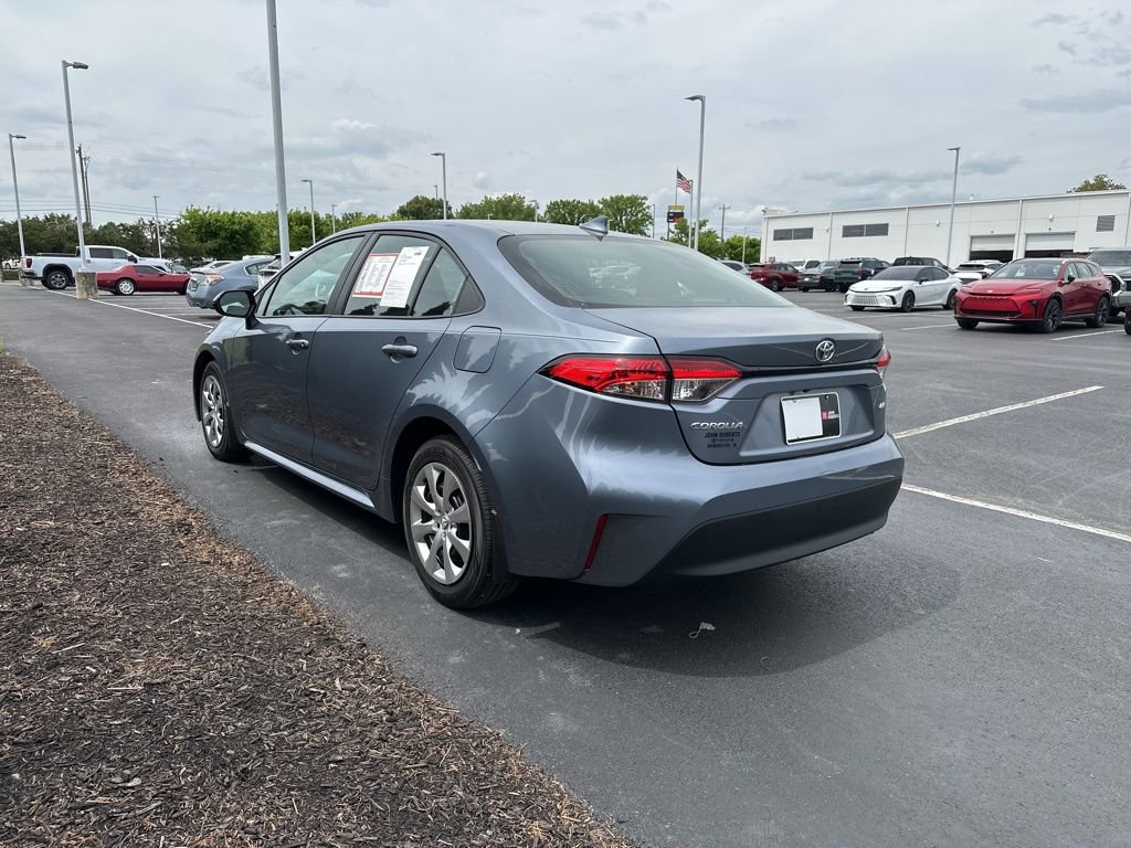 Certified 2025 Toyota Corolla LE FWD image 5