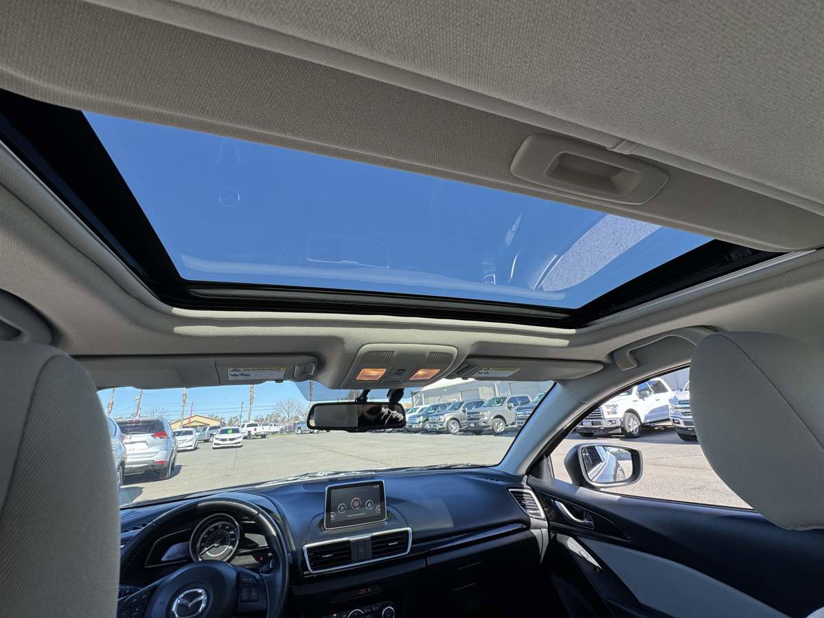 Used 2016 MAZDA MAZDA3 i Touring w/ Popular Equipment Package image 26