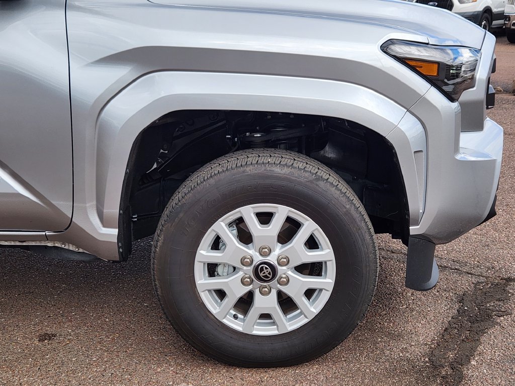 Used 2025 Toyota Tacoma SR5 AWD/4WD image 29