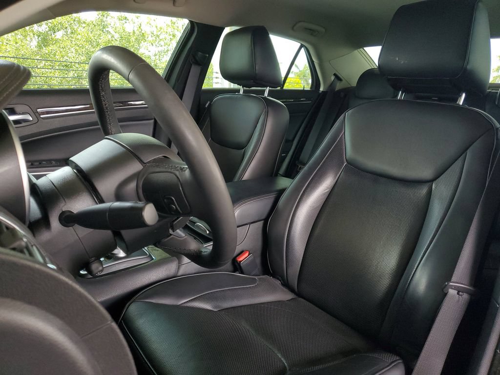 Used 2023 Chrysler 300 Touring L w/ Comfort Group RWD image 20