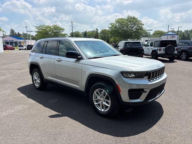 New 2026 Jeep Grand Cherokee Laredo X AWD/4WD image 2