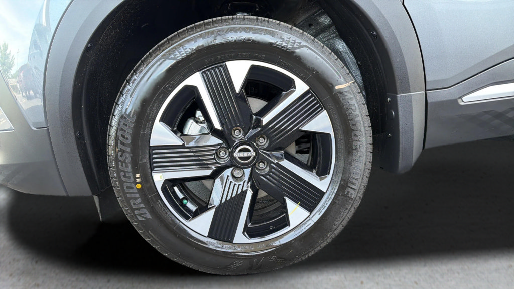New 2026 Nissan Kicks SV AWD/4WD image 23