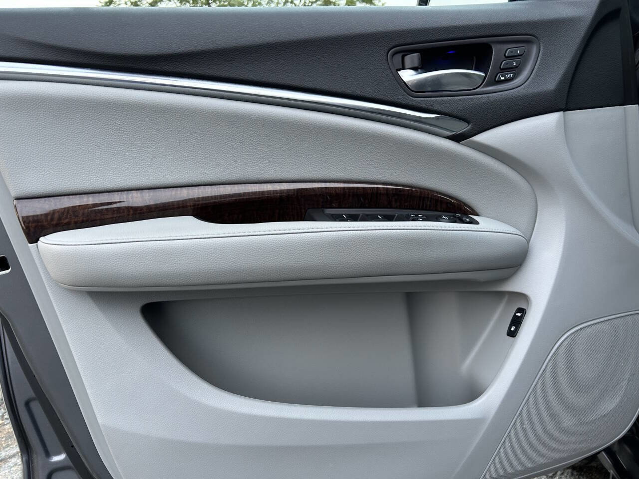 Used 2018 Acura MDX SH-AWD w/ Technology Package image 29