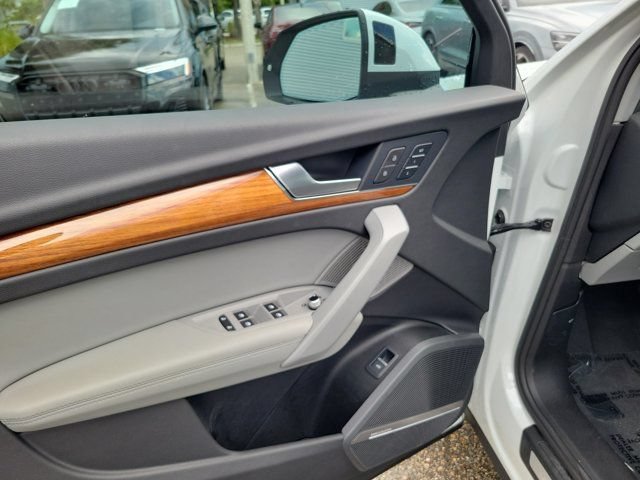 Used 2023 Audi Q5 2.0T Premium Plus w/ Premium Plus Package AWD/4WD image 18