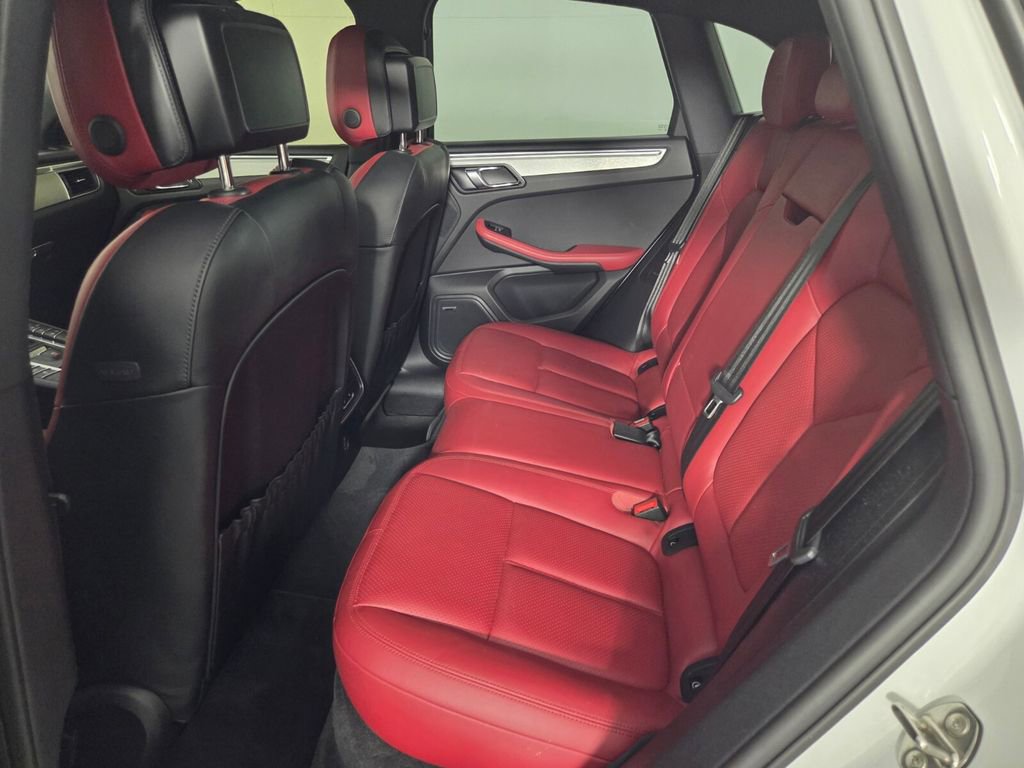Used 2018 Porsche Macan GTS AWD/4WD image 22