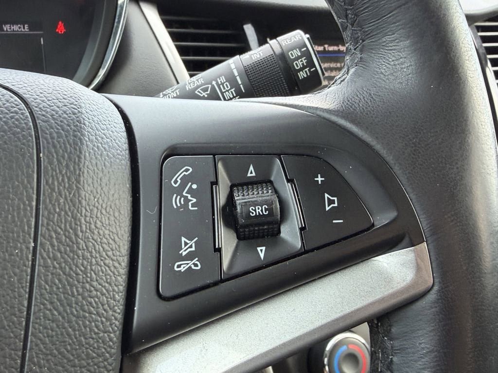 Used 2022 Chevrolet Trax LT w/ LT Convenience Package FWD image 29