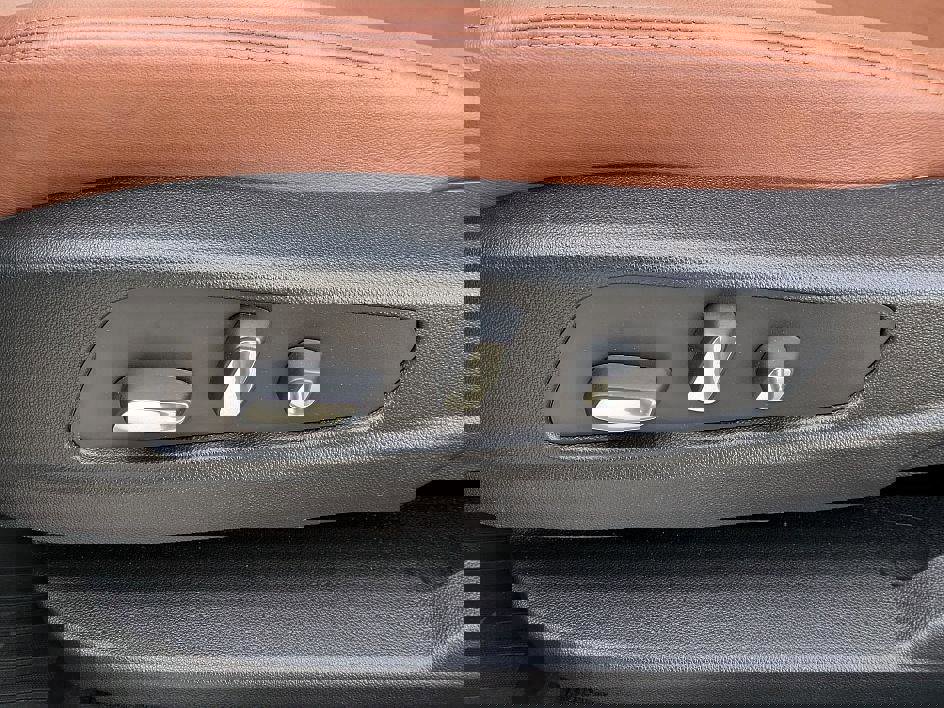 New 2026 Cadillac XT5 Premium Luxury w/ LPO, ONYX Package image 15