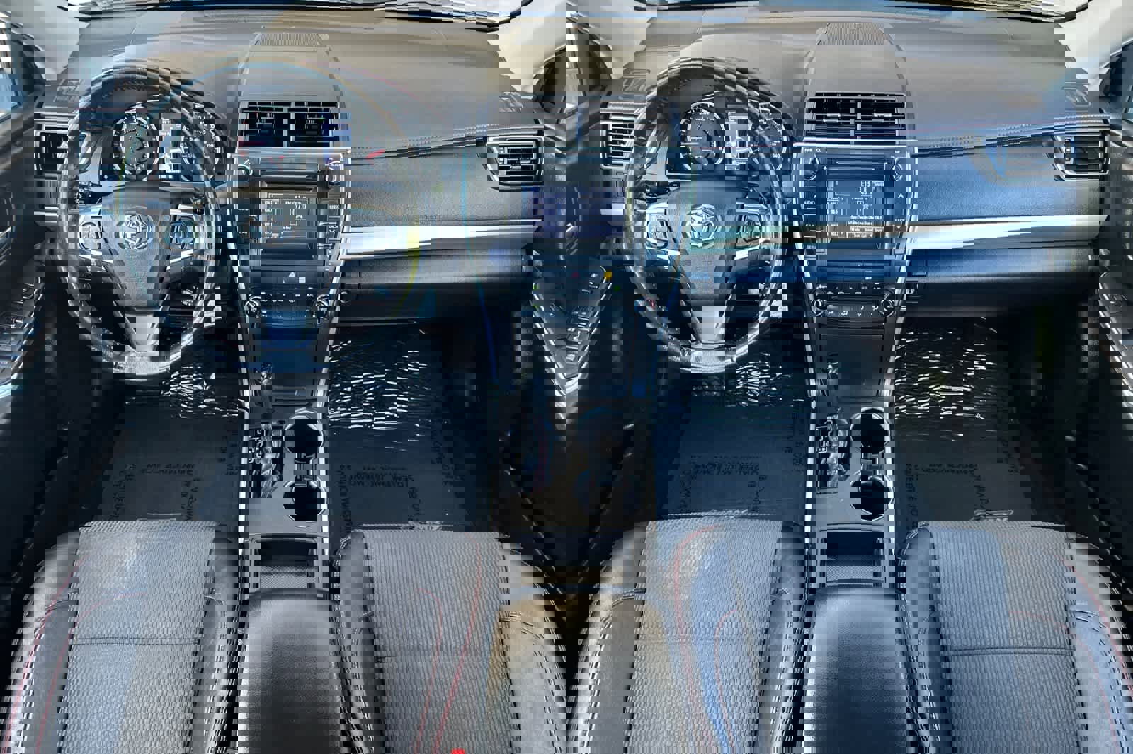 Used 2016 Toyota Camry SE FWD image 3