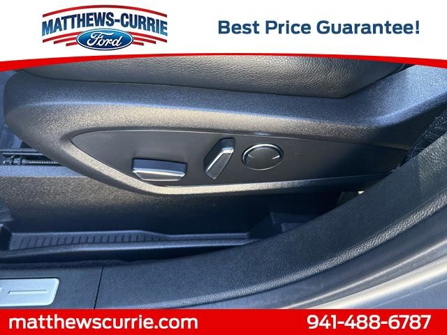 Used 2023 Lincoln Nautilus FWD w/ Premium Package image 10