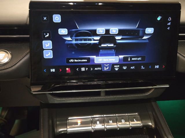 Used 2024 Lincoln Nautilus Premier w/ Equipment Group 102A image 18