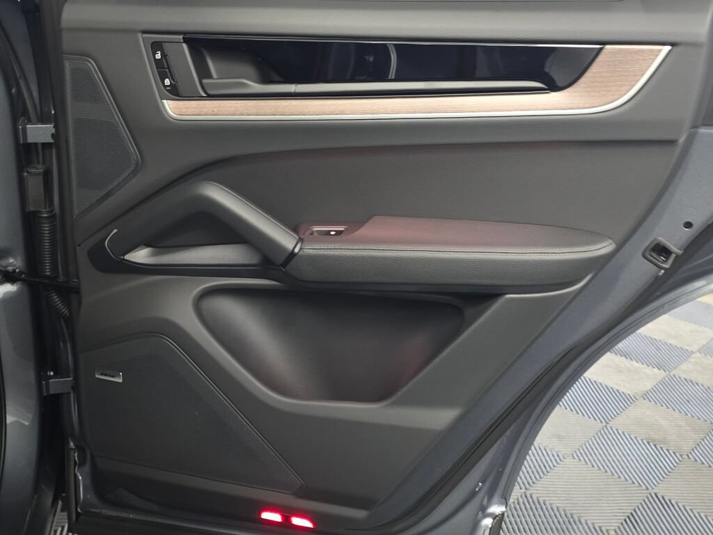New 2026 Porsche Cayenne AWD/4WD image 25