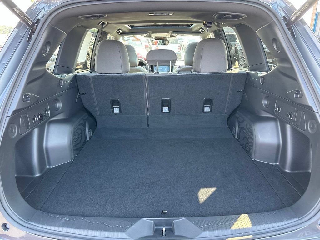 Used 2025 Subaru Forester Premium AWD/4WD image 9