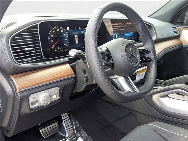 New 2026 Mercedes-Benz GLS 580 4MATIC image 3