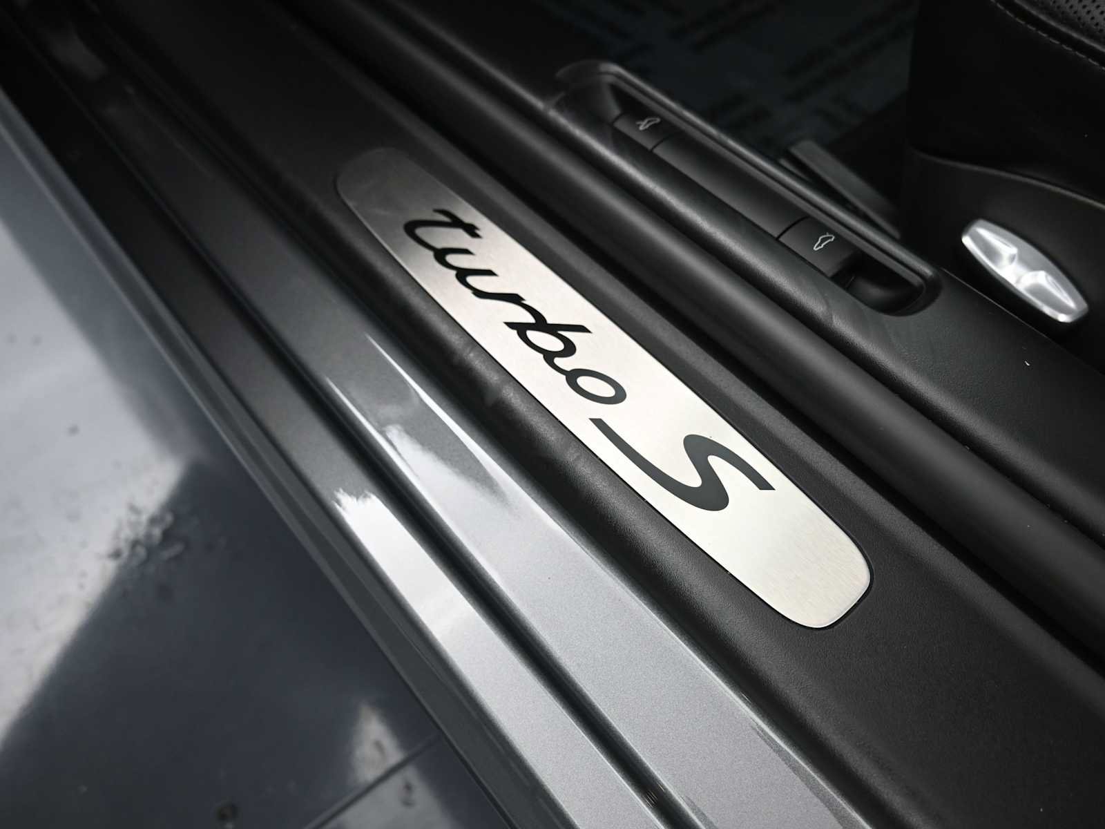Used 2013 Porsche 911 Turbo S AWD/4WD image 19