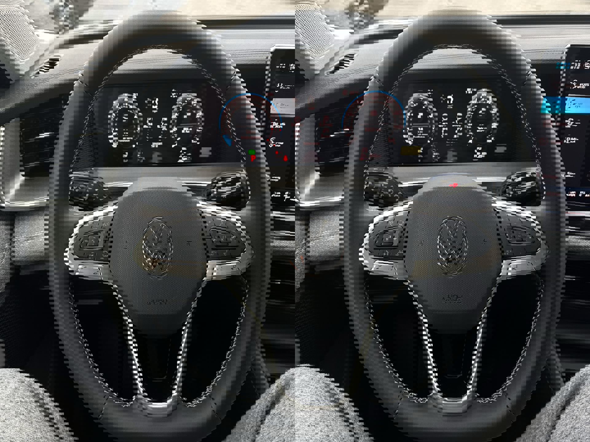 New 2026 Volkswagen Tiguan S image 18