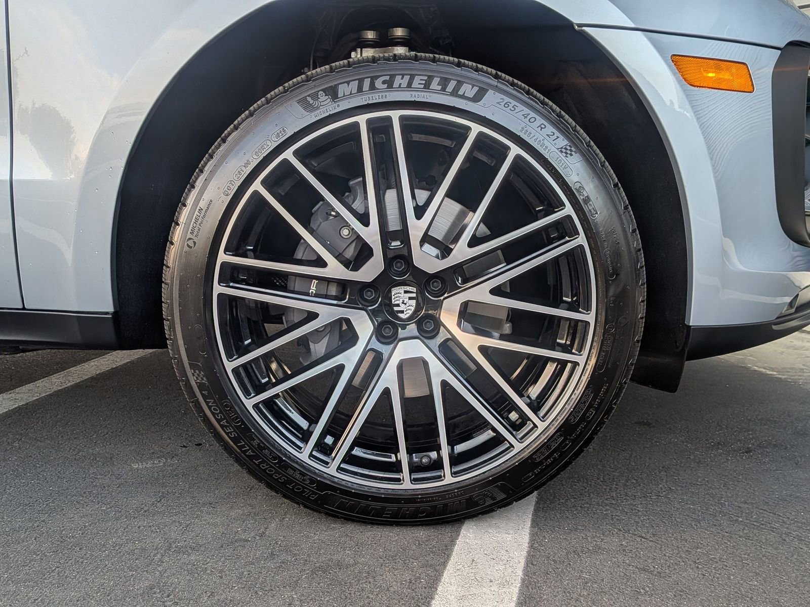 Certified 2026 Porsche Macan image 13