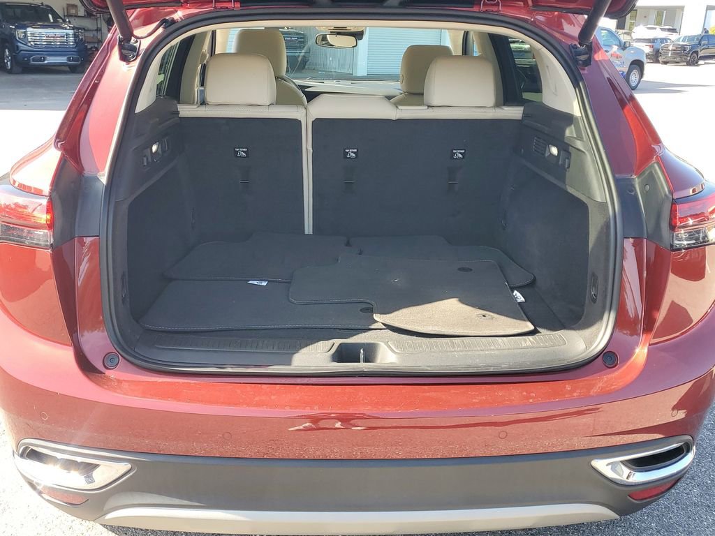 Used 2022 Buick Envision Essence w/ Technology Package I AWD/4WD image 9