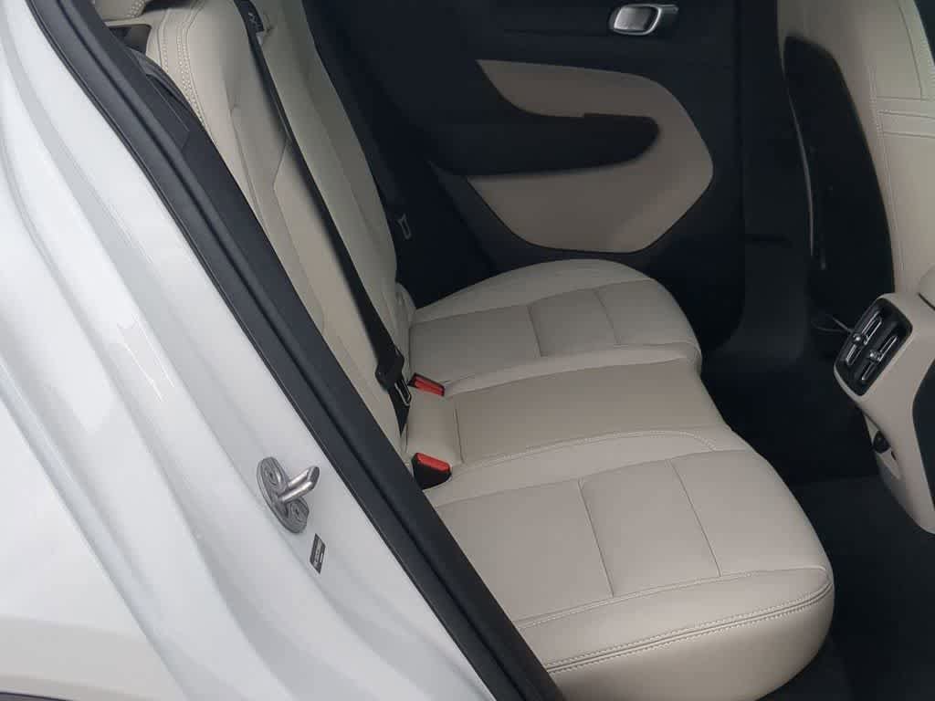 New 2026 Volvo XC40 B5 Plus w/ Climate Package AWD/4WD image 19