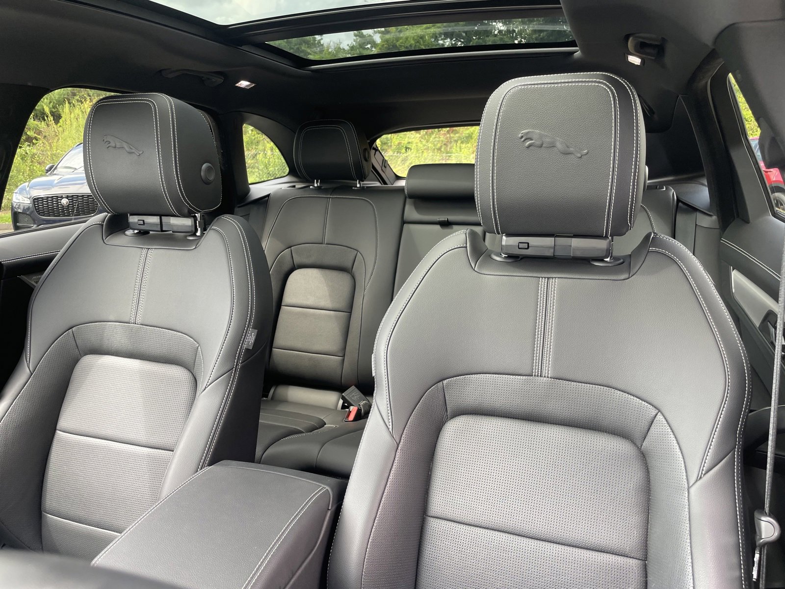 New 2024 Jaguar F-PACE R-Dynamic S image 14