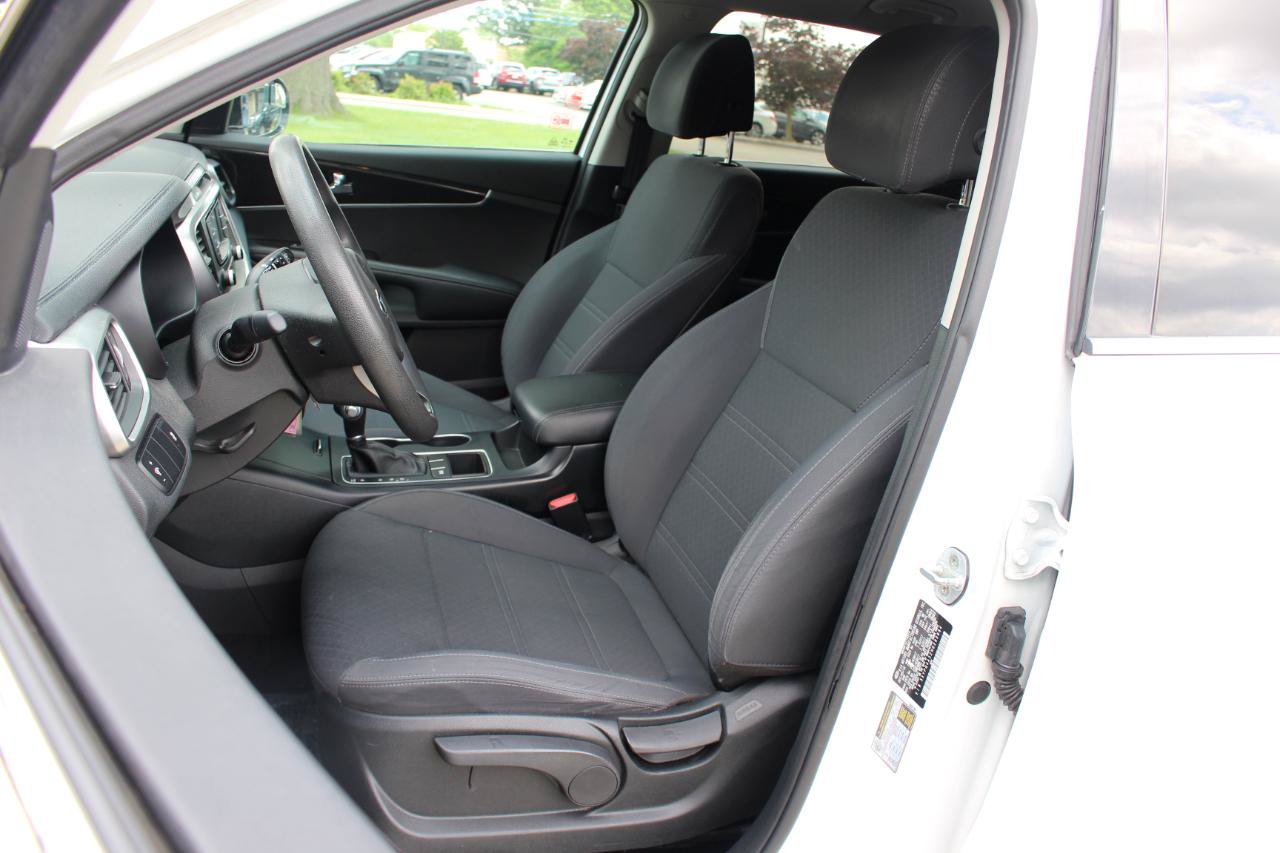 Used 2017 Kia Sorento FWD image 14