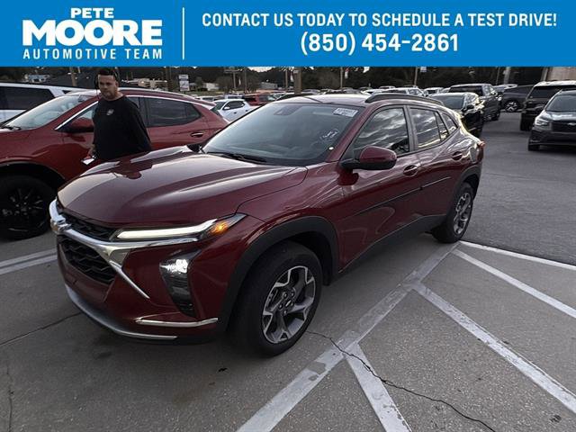 Used 2025 Chevrolet Trax LT w/ Driver Confidence Package