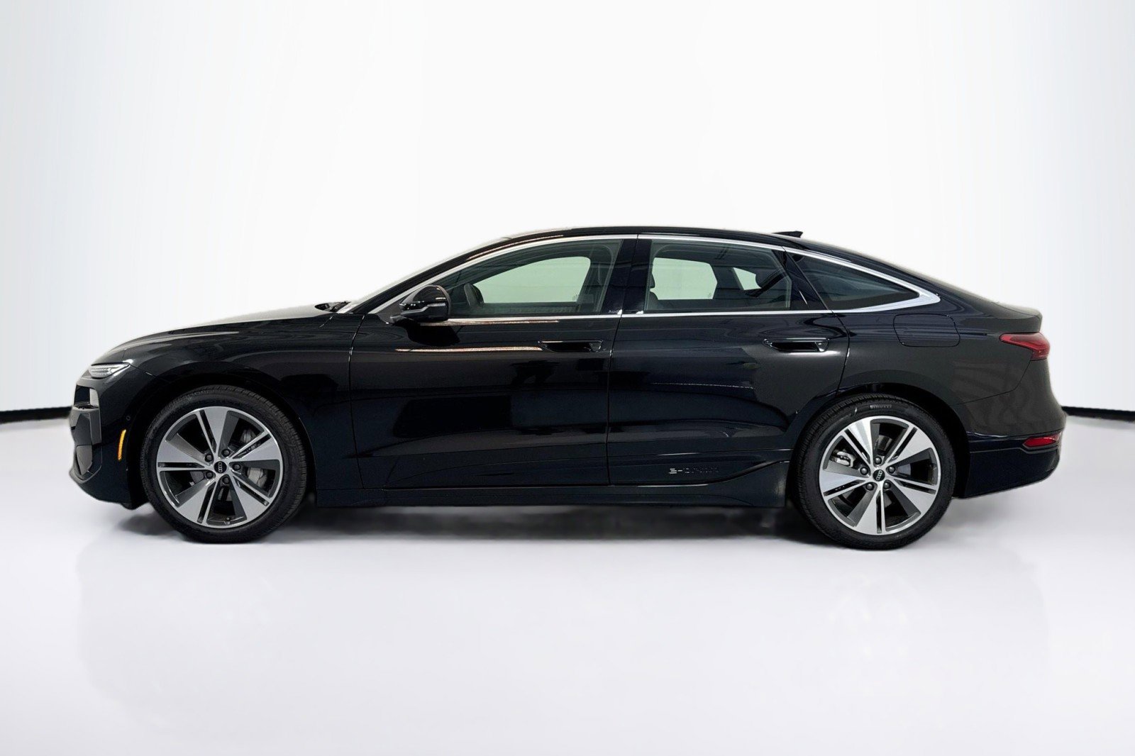 New 2025 Audi A6 e-tron Premium Plus RWD image 8