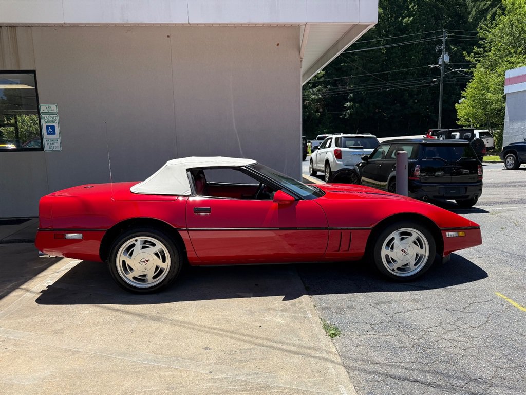 Used 1989 Chevrolet Corvette Convertible RWD image 2