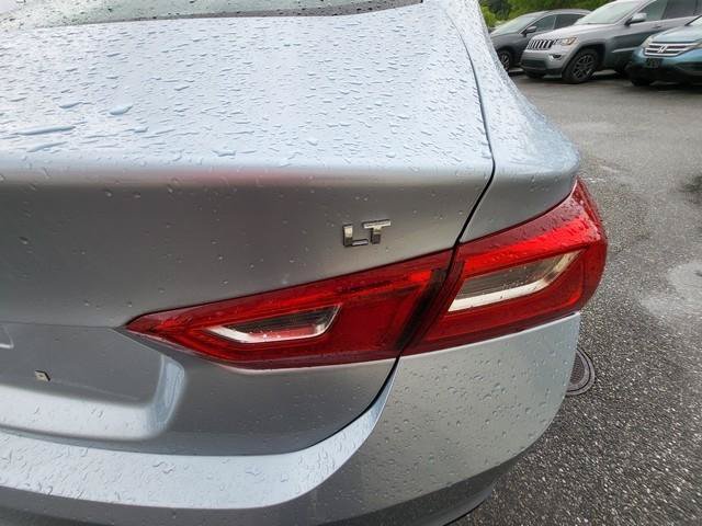 Used 2018 Chevrolet Malibu LT FWD image 9