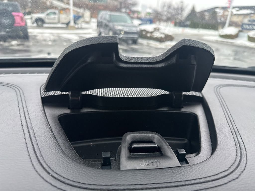 Used 2021 Jeep Cherokee Latitude Lux image 32