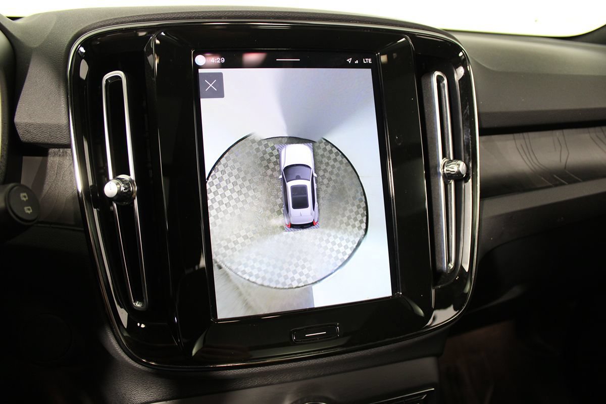 Used 2023 Volvo XC40 Recharge Plus AWD/4WD image 17