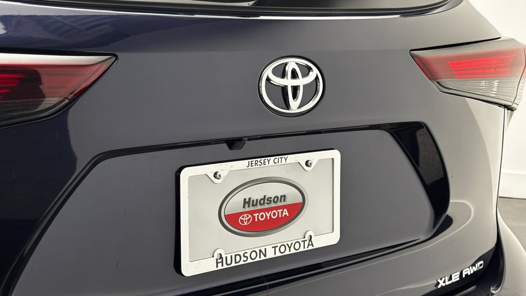 Used 2025 Toyota Highlander XLE AWD/4WD image 8
