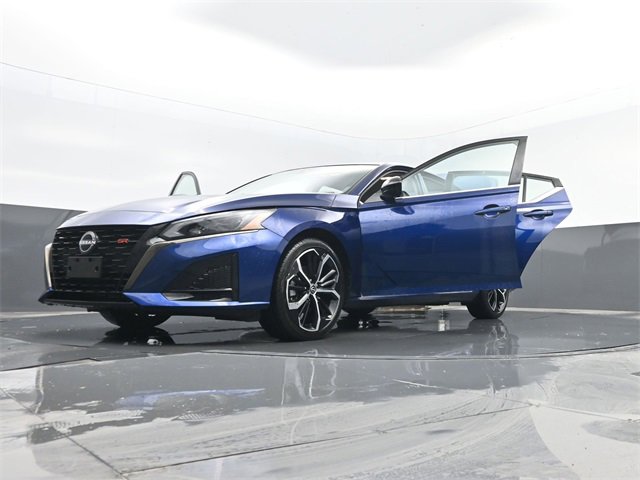 Used 2024 Nissan Altima 2.5 SR image 31