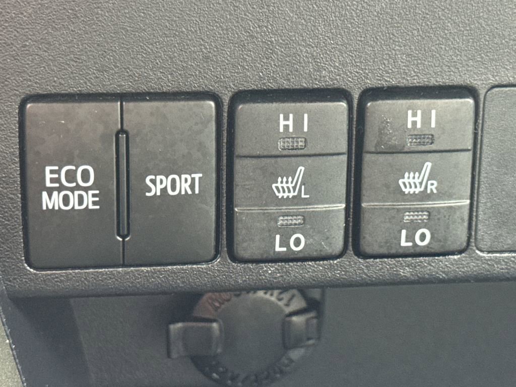 Used 2015 Toyota RAV4 Limited w/ Technology Package AWD/4WD image 45