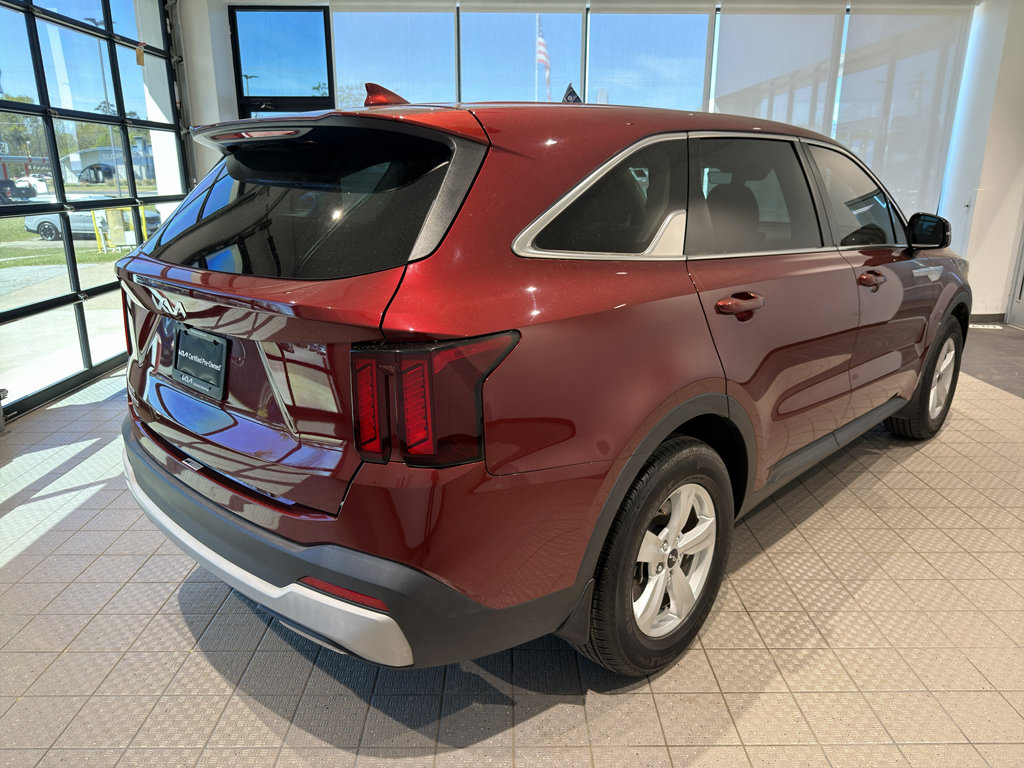 Certified 2024 Kia Sorento LX image 5