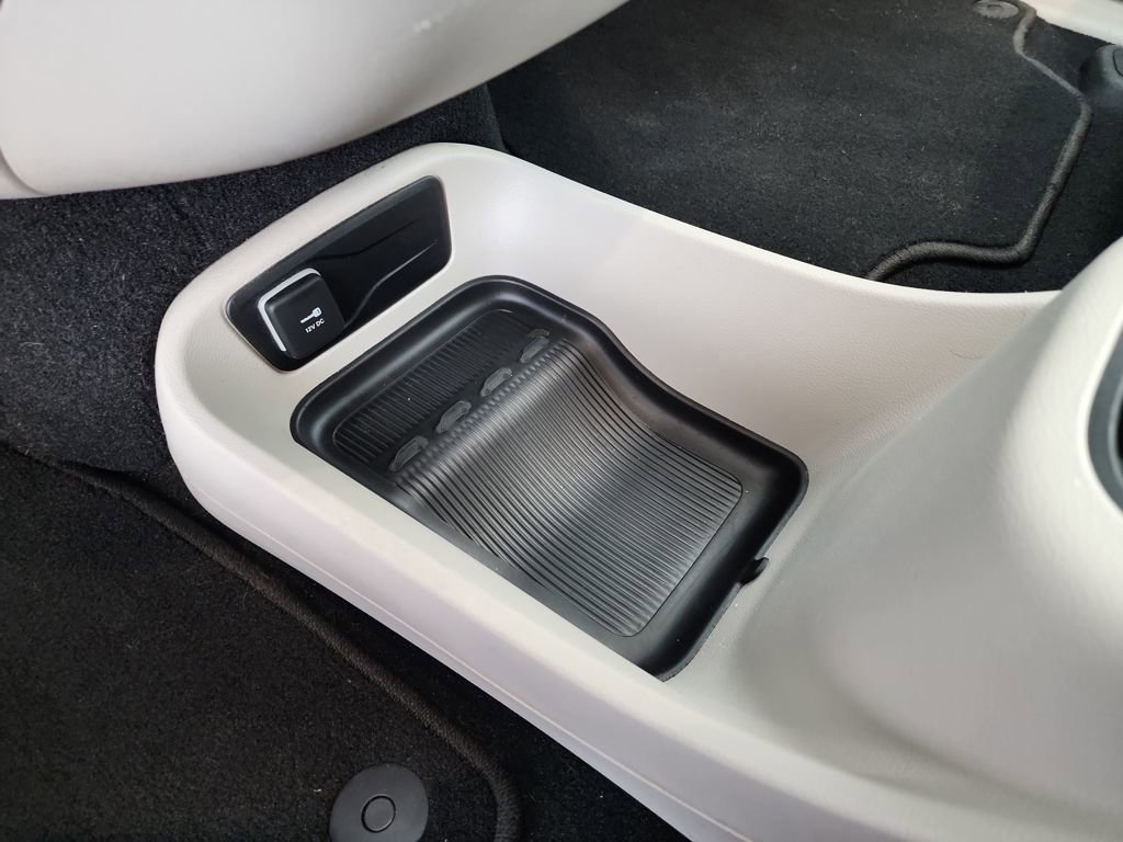 Used 2024 Chrysler Pacifica Touring-L FWD image 31