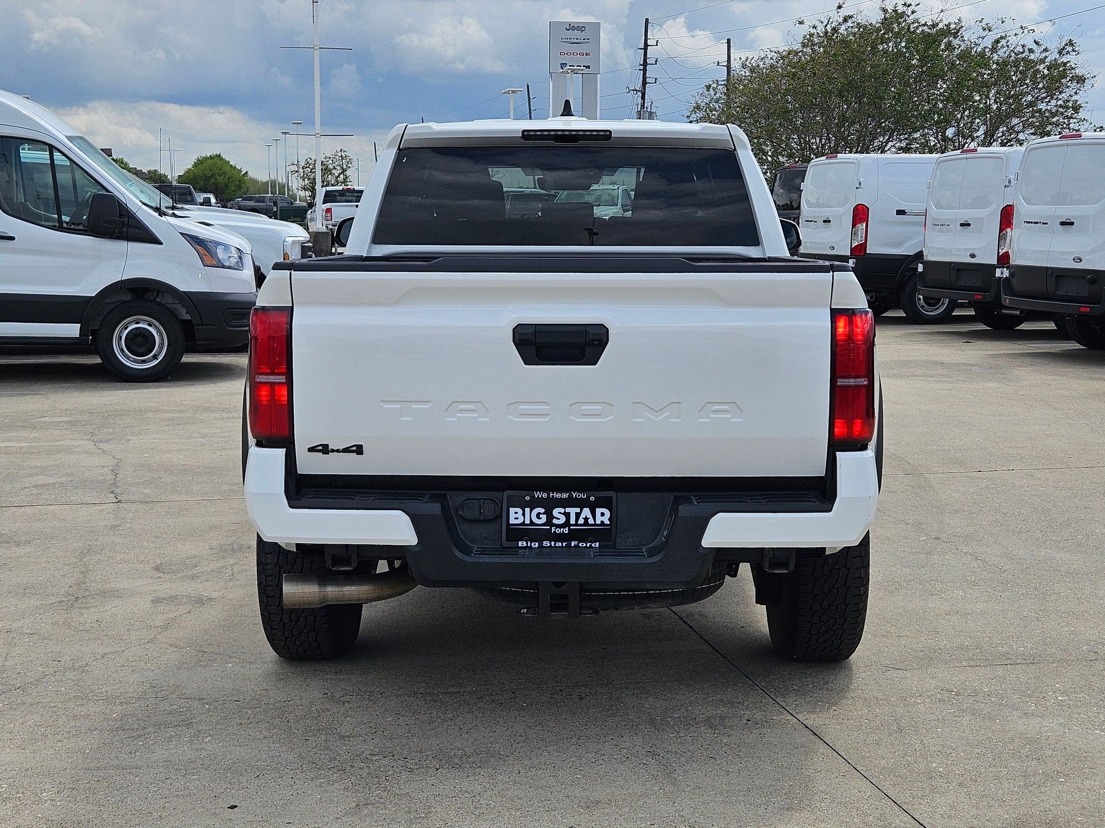 Used 2024 Toyota Tacoma TRD Off-Road AWD/4WD image 5