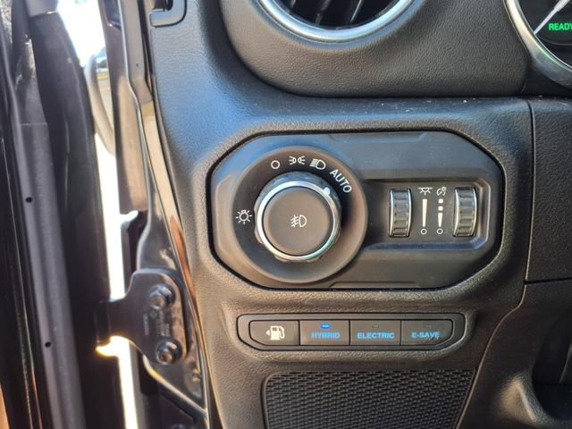 Certified 2022 Jeep Wrangler Unlimited Sahara w/ Cold Weather Group image 16