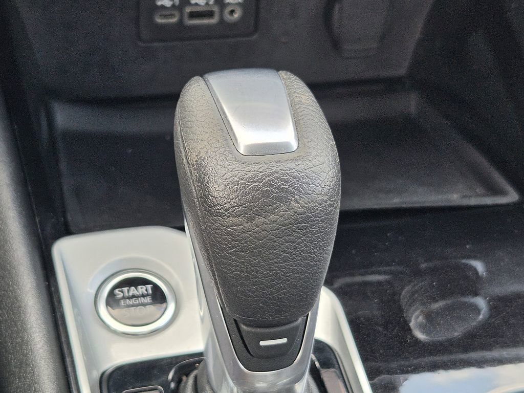 Used 2024 Nissan Altima 2.5 SV FWD image 21