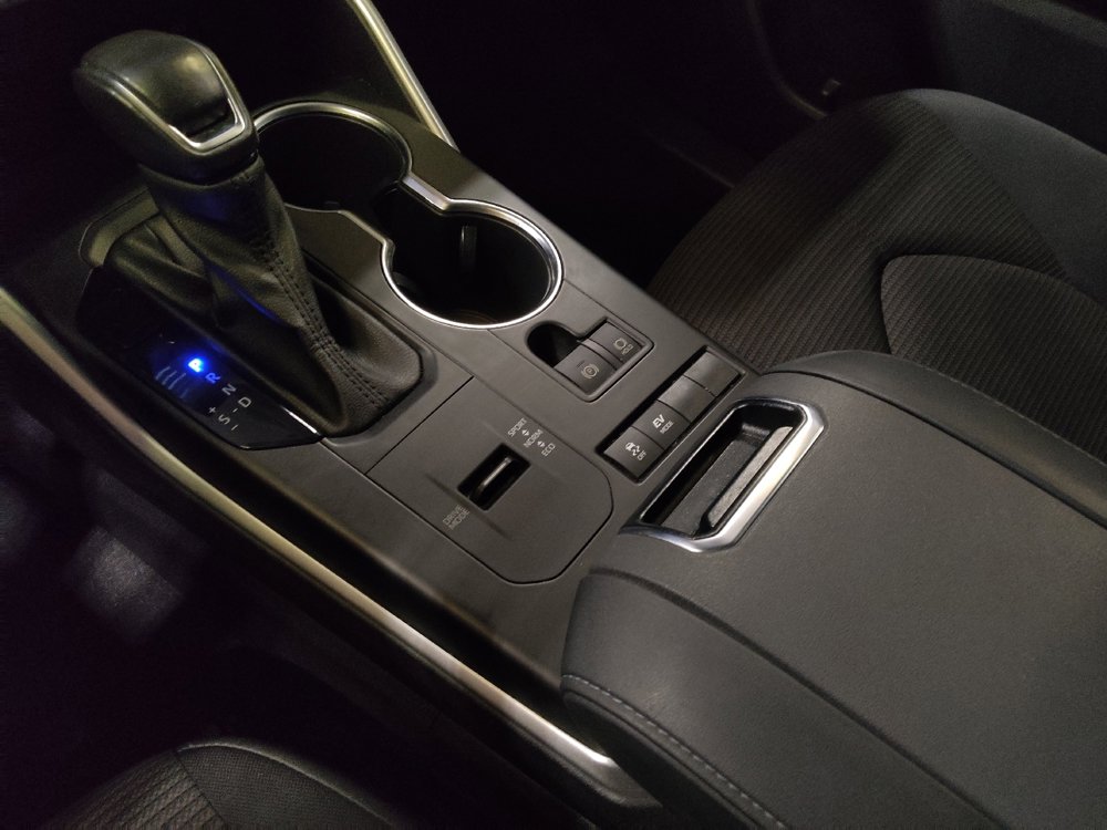 Used 2021 Toyota Highlander LE image 26