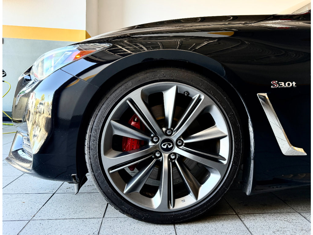 Used 2018 INFINITI Q60 Red Sport 400 w/ Sensory Package 3.0T Sport RWD image 14