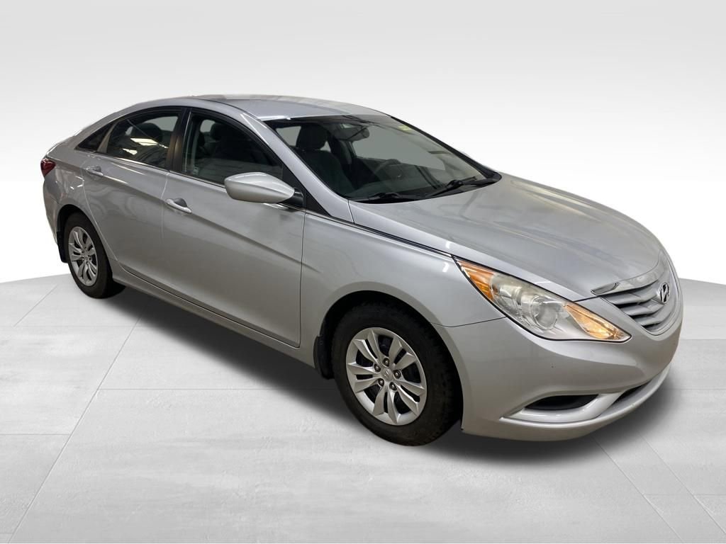 Used 2013 Hyundai Sonata GLS image 2