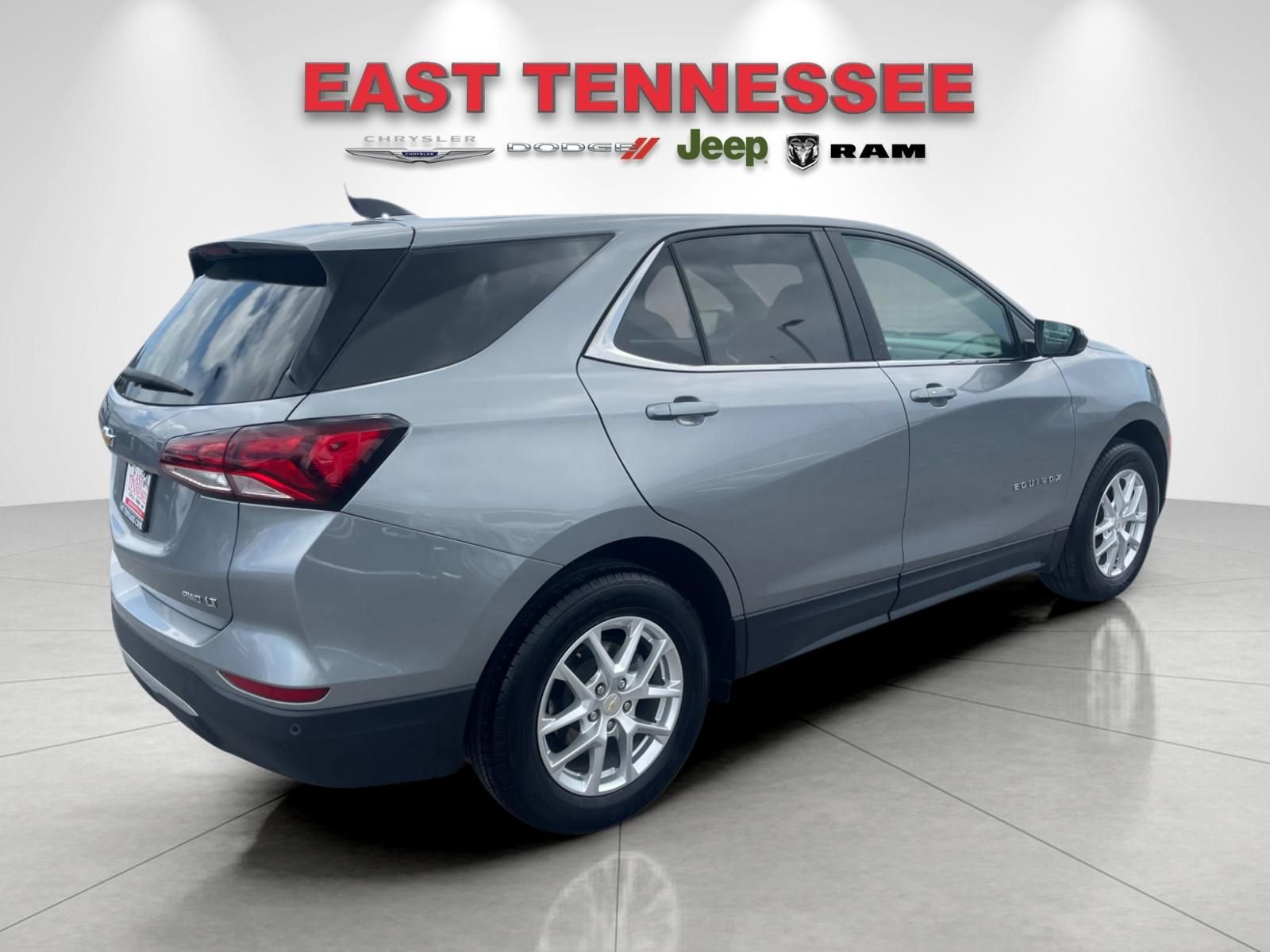 Used 2024 Chevrolet Equinox LT AWD/4WD image 3